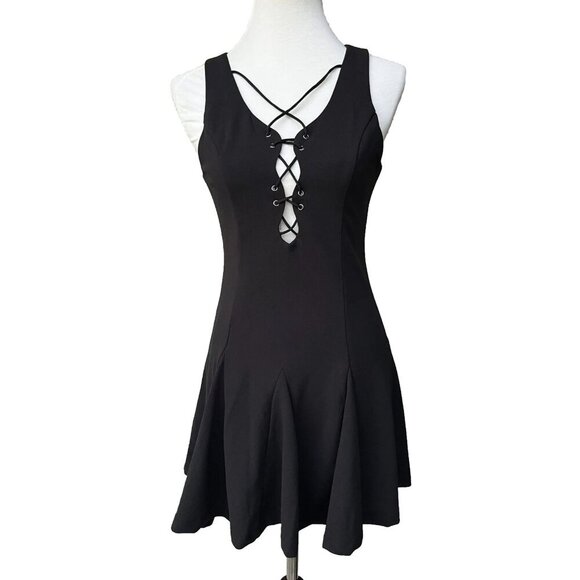 Tea & Cup Dresses & Skirts - Tea & Cup Womens’s Black Lace Up Skater Mini Dress Size M